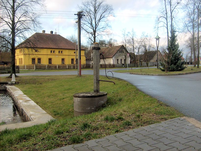 Bělečská studna (9417)