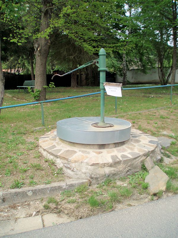 studna bez jména (9773)
