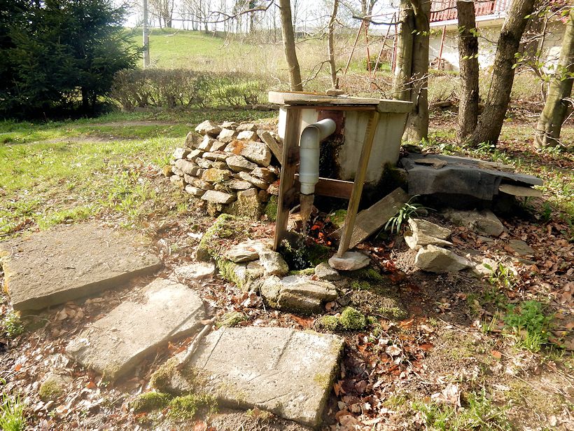 Neudorfská studna (9848)