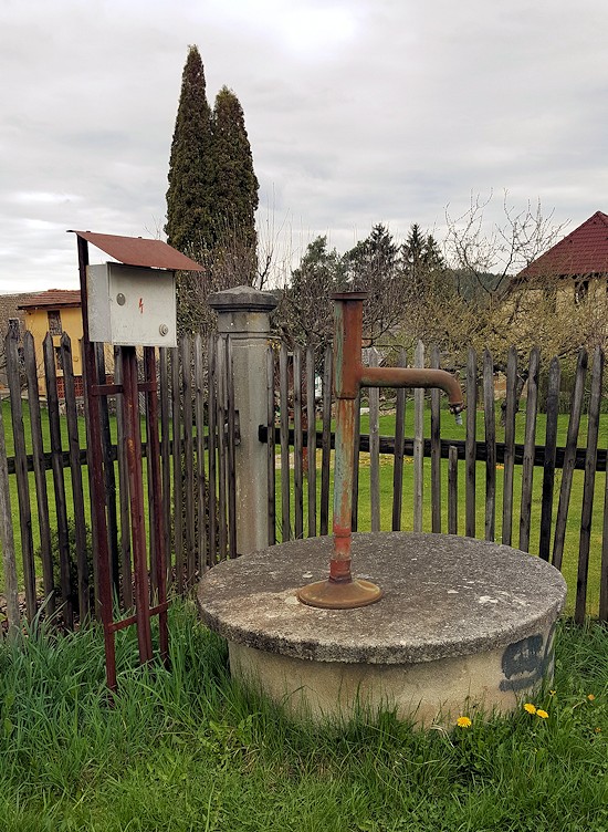 studna bez jména (10599)