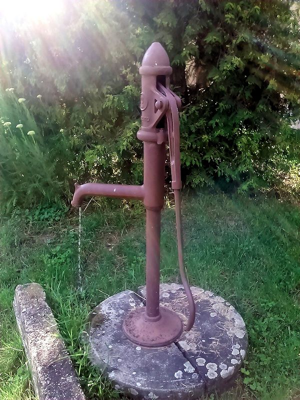 studna bez jména (10759)