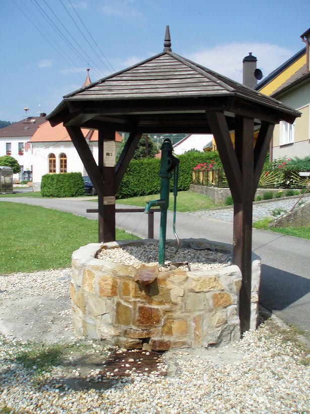 studna bez jména (10897)