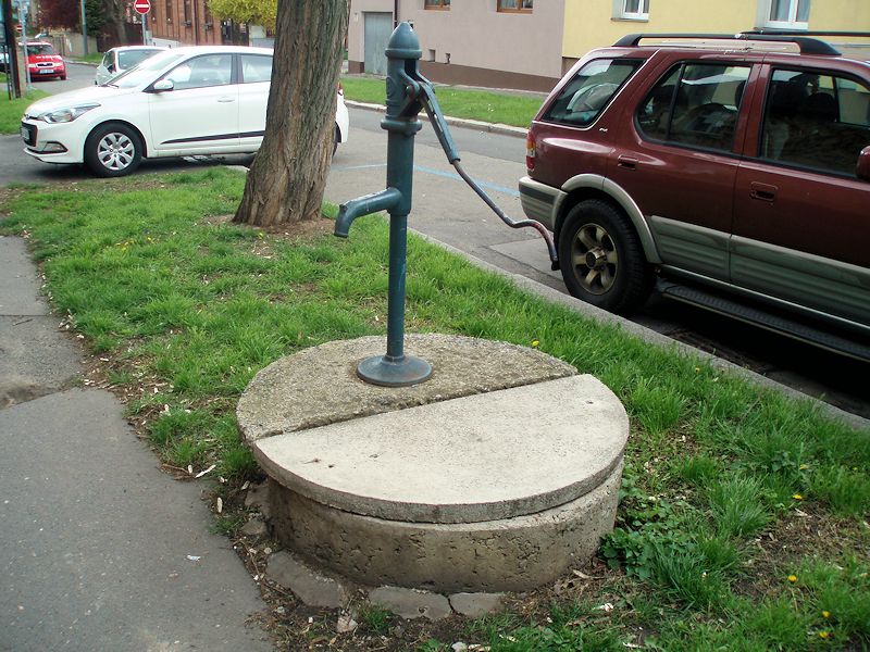 studna bez jména (11256)
