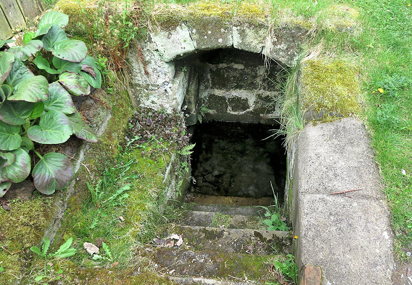 studánka Tuháň (11854)