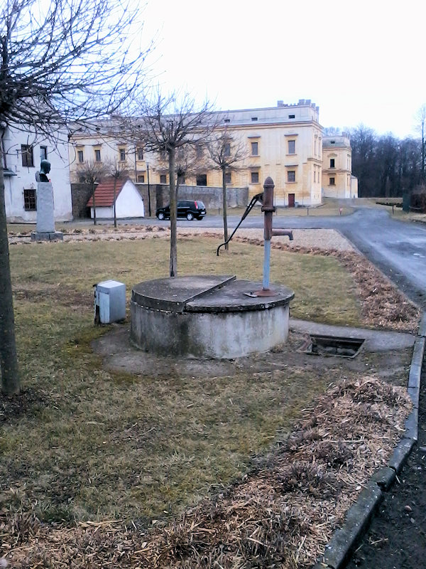studna U zámku (11879)