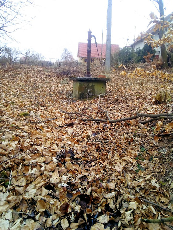studna bez jména (12555)