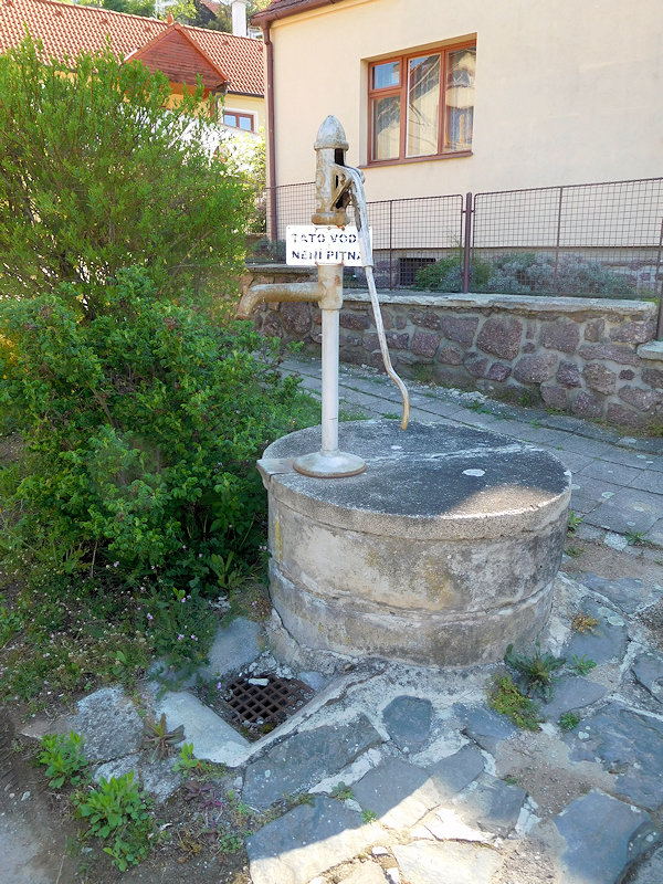 studna bez jména (12610)