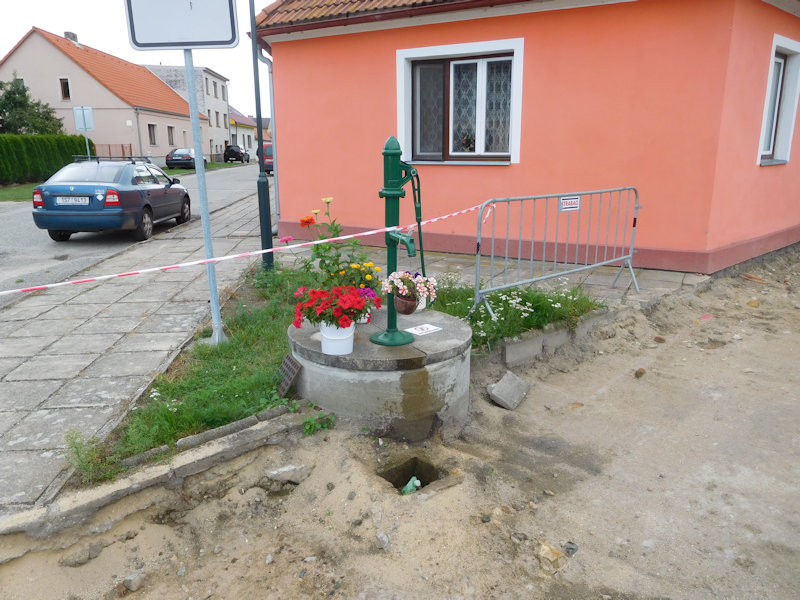 studna bez jména (12889)