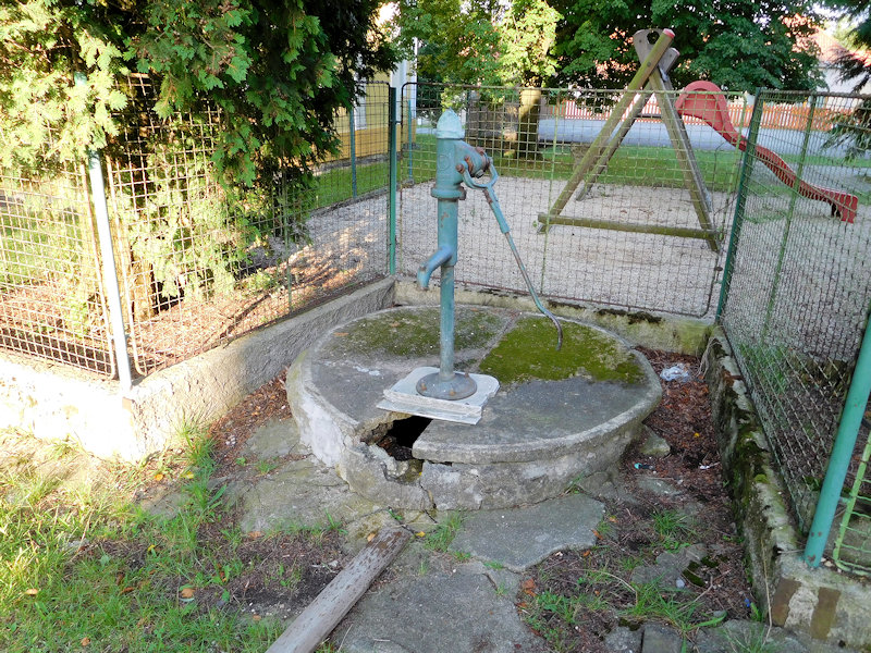 studna bez jména (12894)