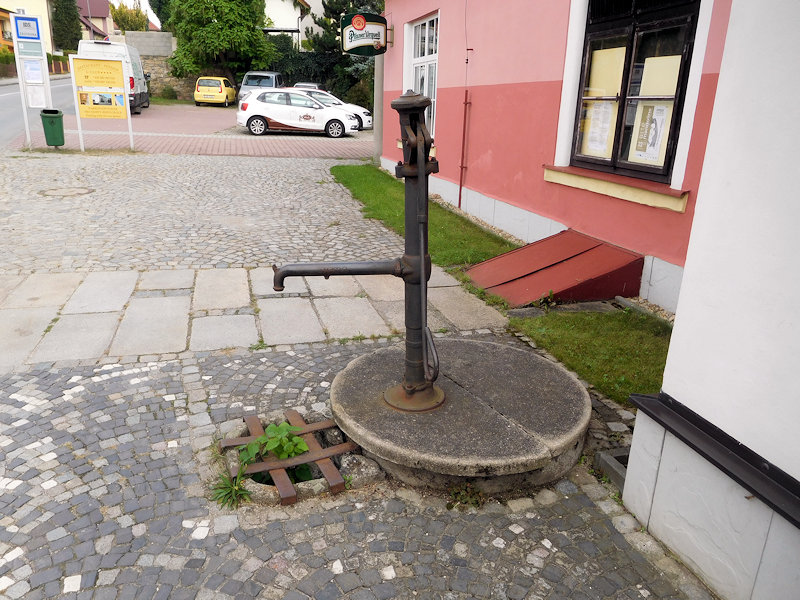 studna bez jména (12898)