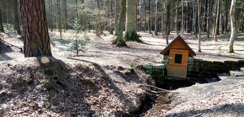 Studánka Klánovický les (13222)