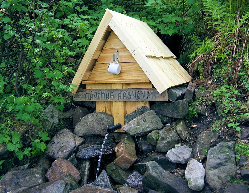 Oprava studánky Tajemná Řásnovka